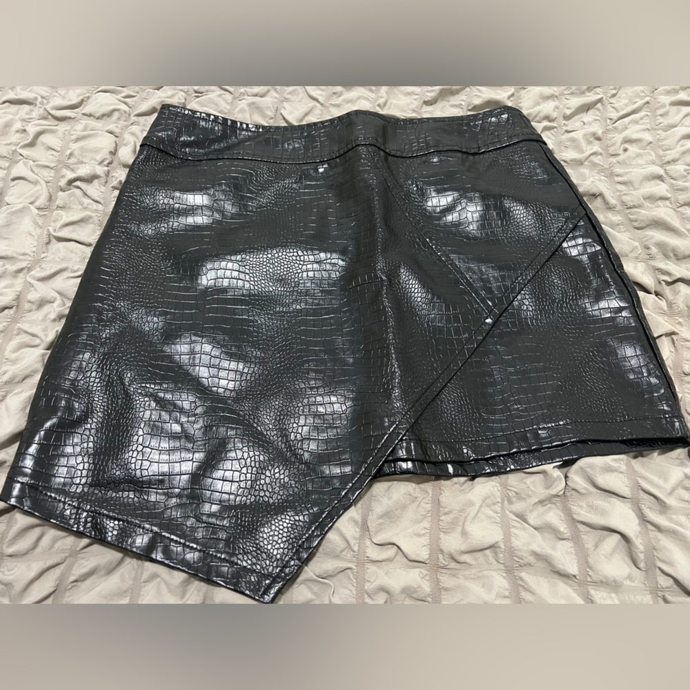 Fashion Nova Black Croc-Embossed Asymmetrical Mini Skirt